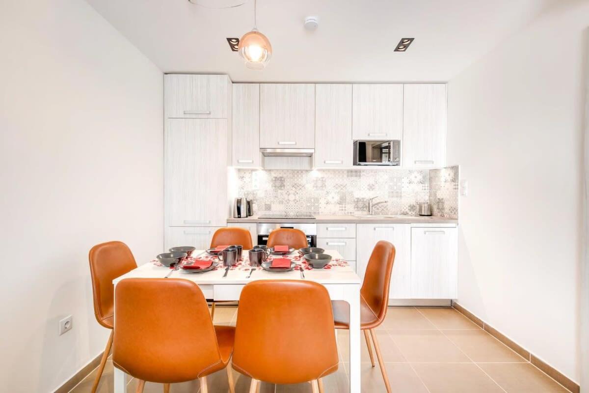 Apartament - New - With Sunny Balcony