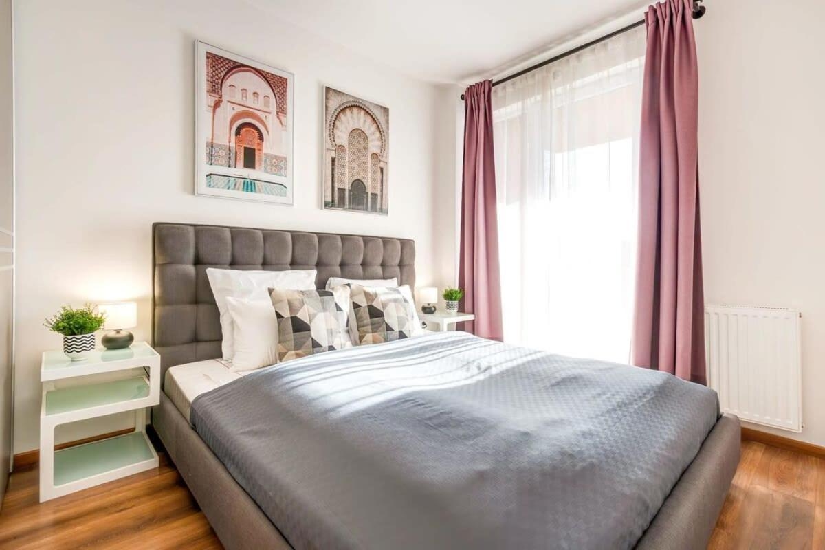 - New - With Sunny Balcony Apartament